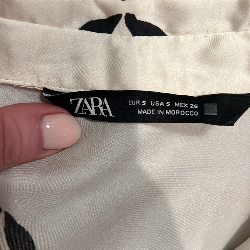 Zara Silk Patterned Buttoned Top - image 3